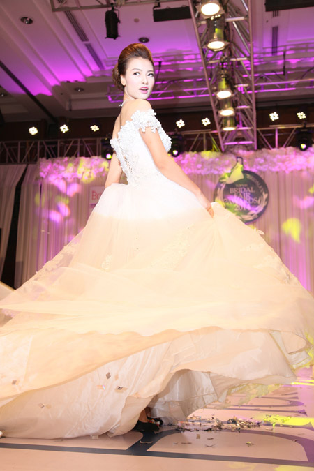 Xu hướng váy cưới mới nhất trong Bridal’s Fair 2014 - 13