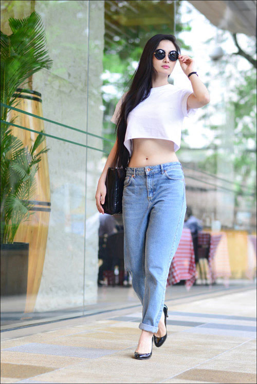 3 mốt quần jeans làm "say lòng" sao Việt - 15