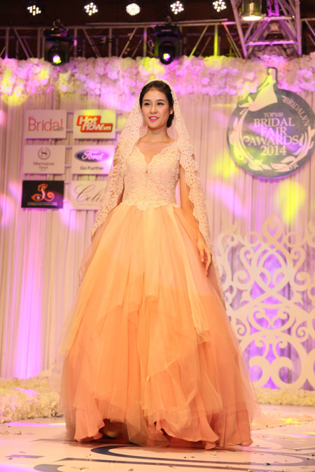 Xu hướng váy cưới mới nhất trong Bridal’s Fair 2014 - 8