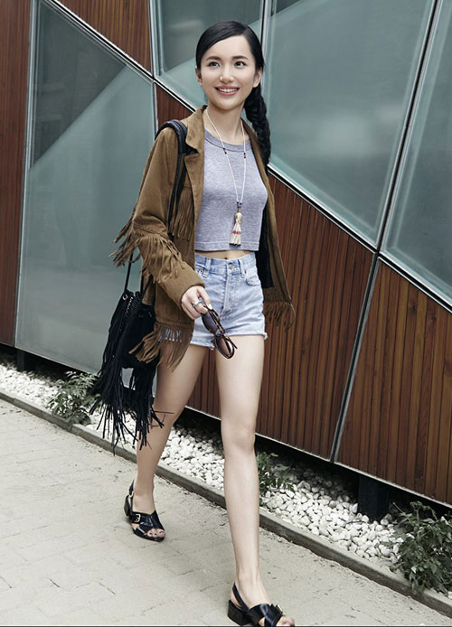 Gợi ý cách khoe eo "con kiến" trong heo may - 9