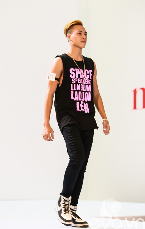Giám khảo Next Top vất vả uốn nắn thí sinh thi catwalk - 20