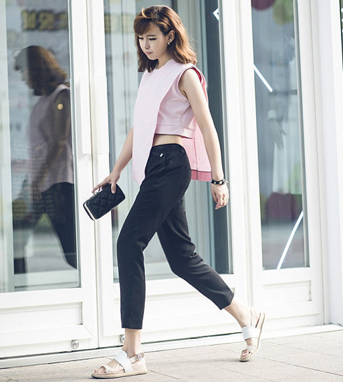 Gợi ý cách khoe eo "con kiến" trong heo may - 4