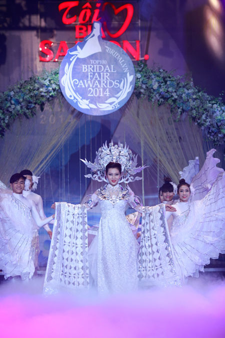 Bridal Fair 2014 hạ màn ấn tượng với bộ áo dài kỷ lục - 2