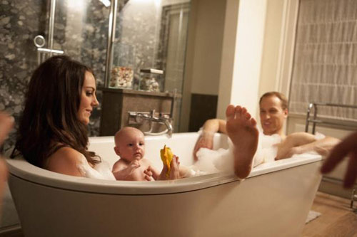 Lạ lùng: cô bé có gương mặt giống hệt Hà Hồ - 6