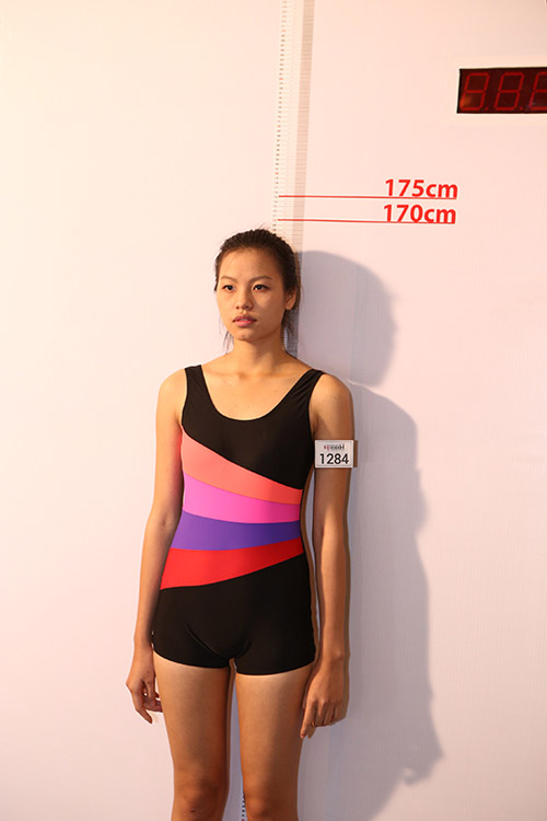 Bi hài trong phòng đo hình thể VNTM 2014 - 6
