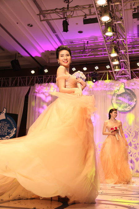 Xu hướng váy cưới mới nhất trong Bridal’s Fair 2014 - 10