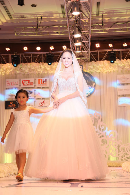 Xu hướng váy cưới mới nhất trong Bridal’s Fair 2014 - 7