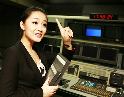 MC thời sự VTV được phong “Top 10 Hoa hậu Việt Nam” - 8