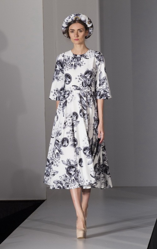 Thời trang Việt tỏa sáng trên sàn "London Fashion Week" - 3
