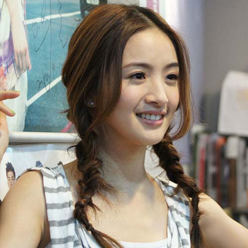 Lâm Y Thần bị "ghét" vì... quá trẻ - 7