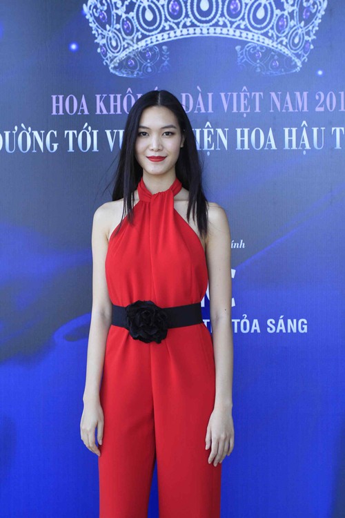 Thùy Dung níu mắt với lưng trần sexy - 3