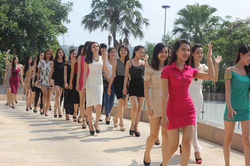 Thùy Dung níu mắt với lưng trần sexy - 8