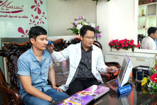 Bí quyết trị sẹo rỗ của quý ông Việt - 3
