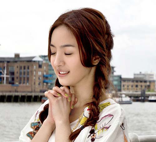 Lâm Y Thần bị "ghét" vì... quá trẻ - 8