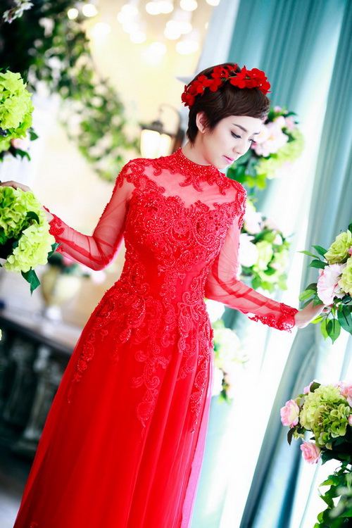 "Hoa hậu hài" Thu Trang duyên dáng với áo dài cưới - 6
