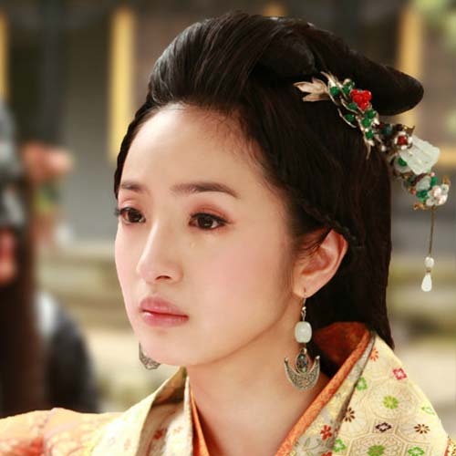 Lâm Y Thần bị "ghét" vì... quá trẻ - 16