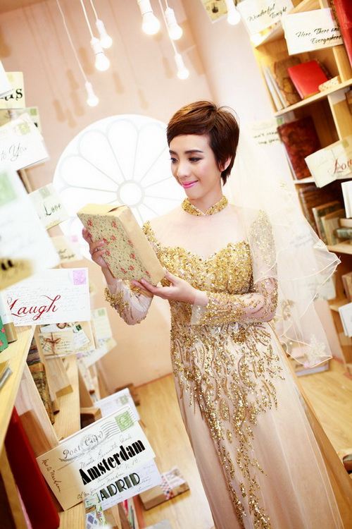"Hoa hậu hài" Thu Trang duyên dáng với áo dài cưới - 11