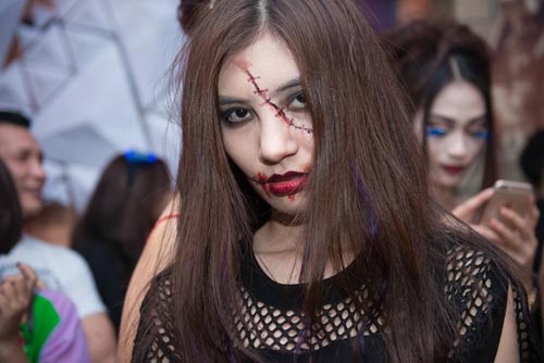 Hóa trang Halloween thú vị như sao Việt - 12