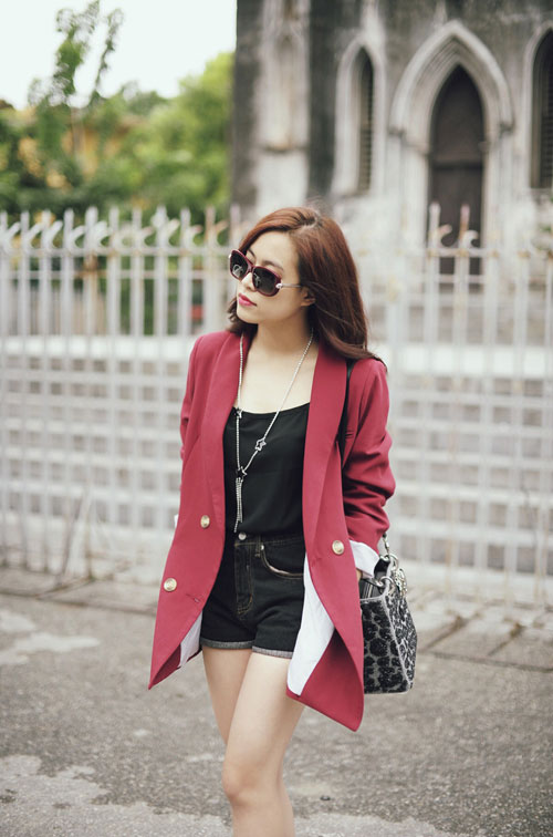 Tuần qua: Hoàng Thùy Linh mặc quần ngắn đón gió Đông - 5