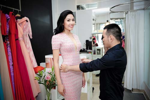 Nguyễn Thị Loan chọn váy đi thi Hoa hậu Thế giới - 5
