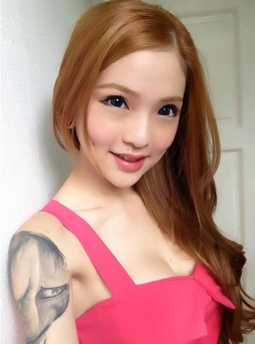 Hot girl xăm trổ quyến rũ gây xôn xao dân mạng châu Á - 6