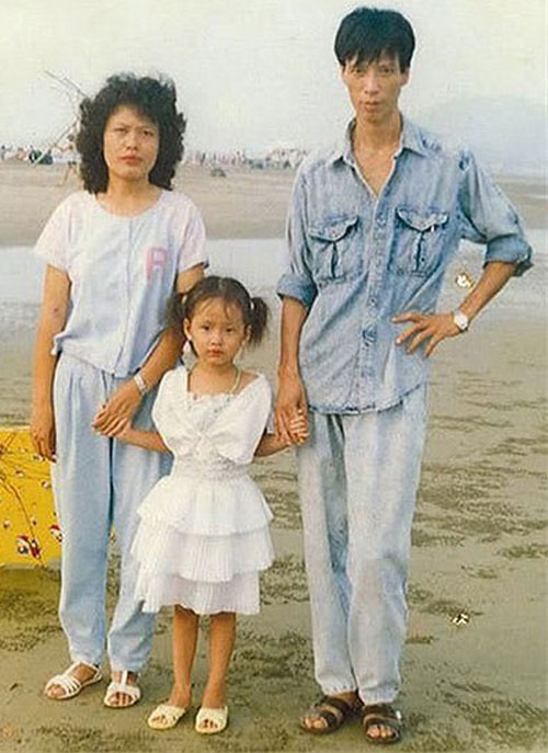 Hoa hậu Việt xinh đẹp từ trong "trứng nước" - 13