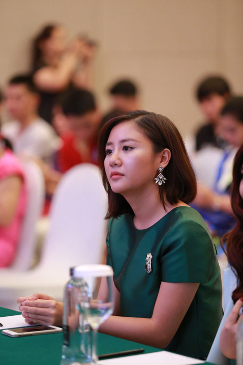 Văn Mai Hương lại tăng cân hay đã tiêm botox? - 3