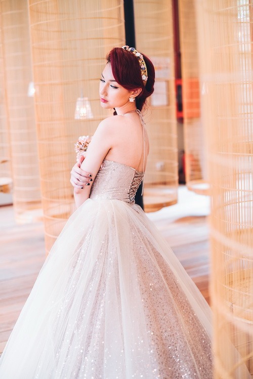 Quỳnh Chi làm cô dâu gợi cảm khôn xiết sau ly hôn - 2