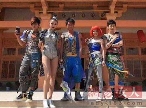 Những lần 'dìm hàng' Sao khác về chiều cao của Trương Tử Lâm - 9