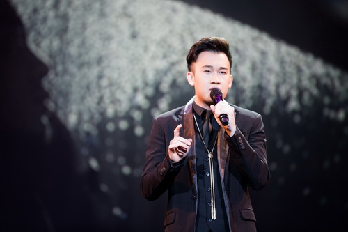 HH Jennifer Chung mặc váy "không nội y" bên mẹ - 16