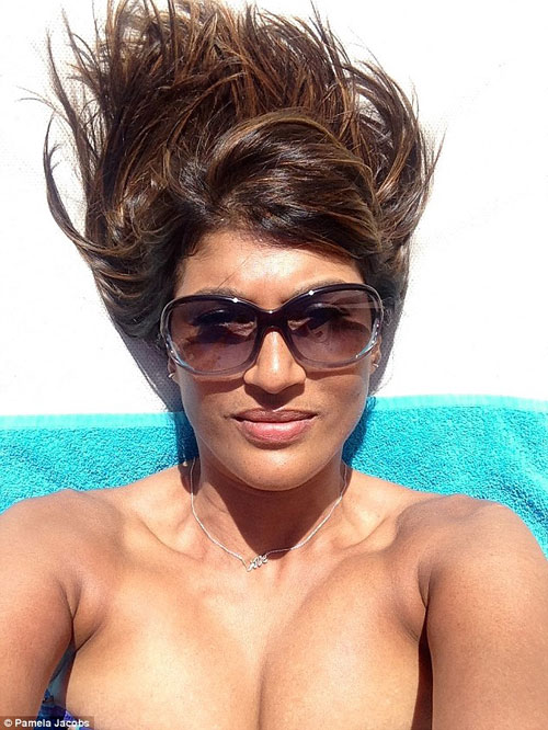 Bà mẹ 52 tuổi trẻ như thiếu nữ 20 nhờ kem chống nắng và dầu dừa - 8