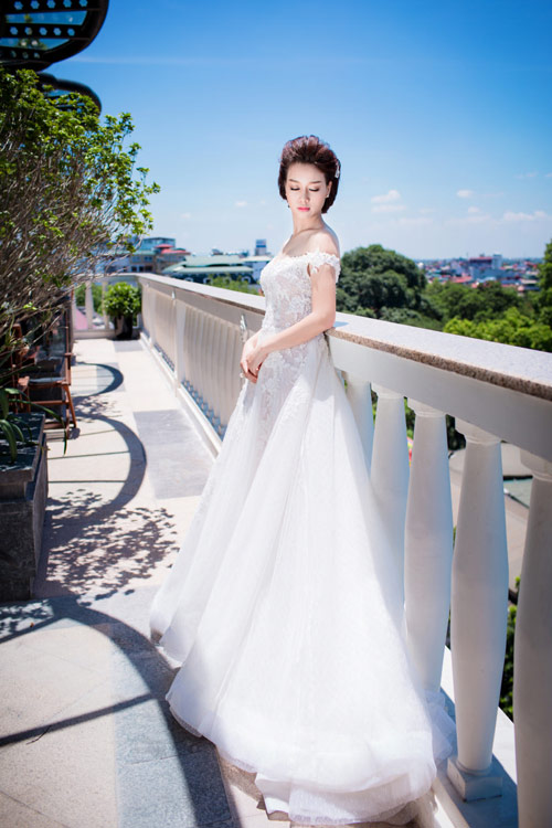 Cô dâu Trương Tùng Lan vai trần nõn nà - 5