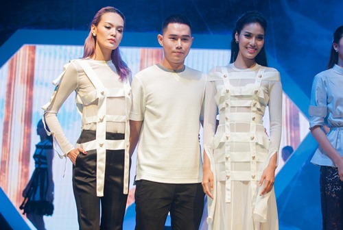 Hoa khôi Lan Khuê tỏa sáng trên sàn catwalk - 18