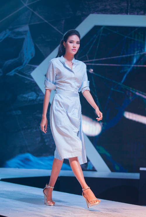 Hoa khôi Lan Khuê tỏa sáng trên sàn catwalk - 4