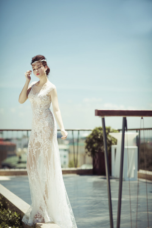 Cô dâu Trương Tùng Lan vai trần nõn nà - 2