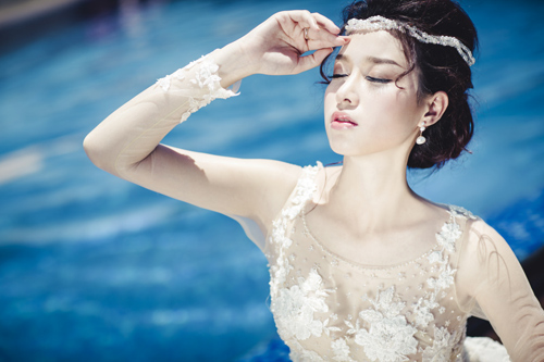 Cô dâu Trương Tùng Lan vai trần nõn nà - 3