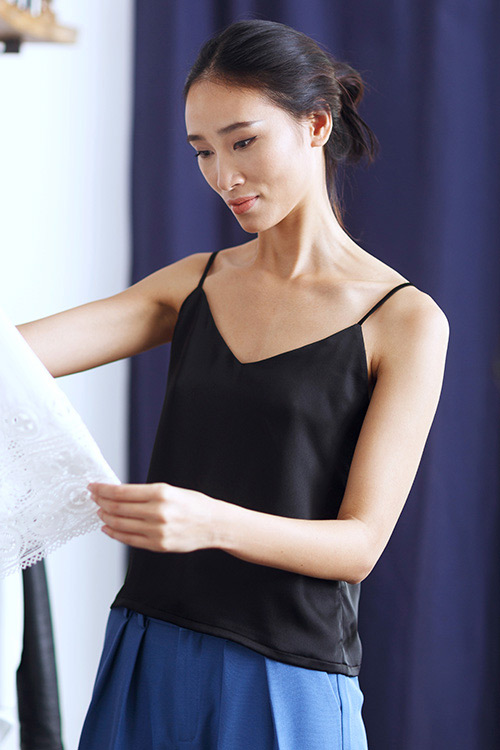 Trang Khiếu gợi ý cách mặc áo hai dây cho ngực lép - 3