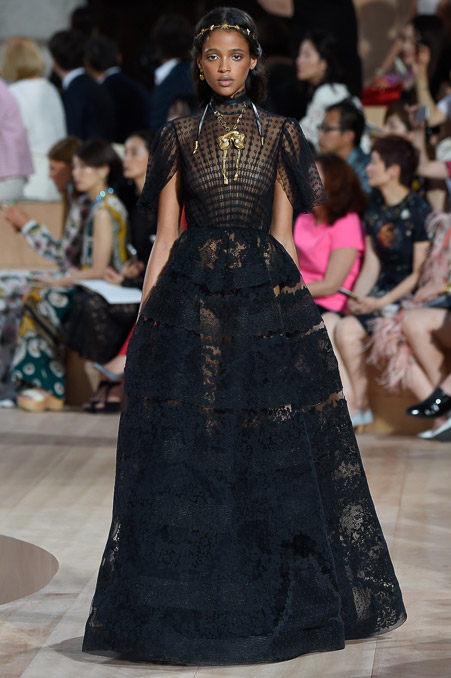 Khám phá Roma huyền bí qua bộ sưu tập của Valentino - 18