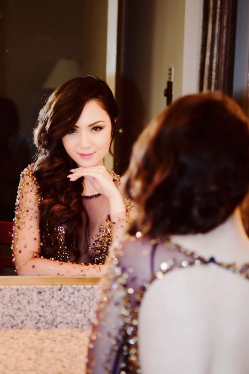 HH Jennifer Chung mặc váy "không nội y" bên mẹ - 6
