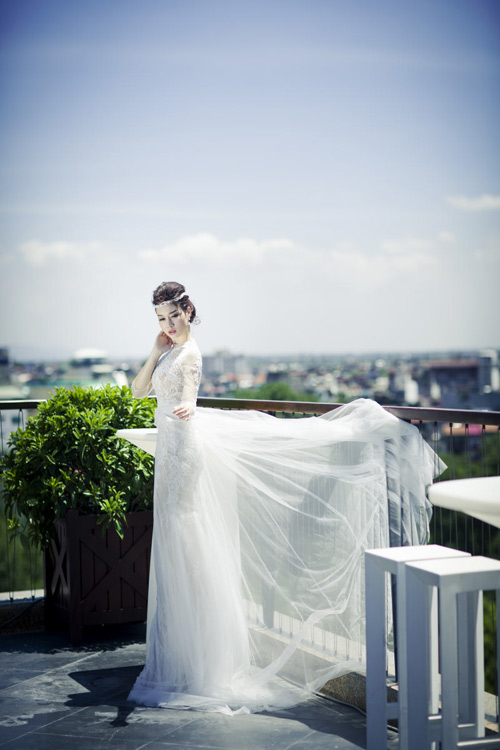 Cô dâu Trương Tùng Lan vai trần nõn nà - 1