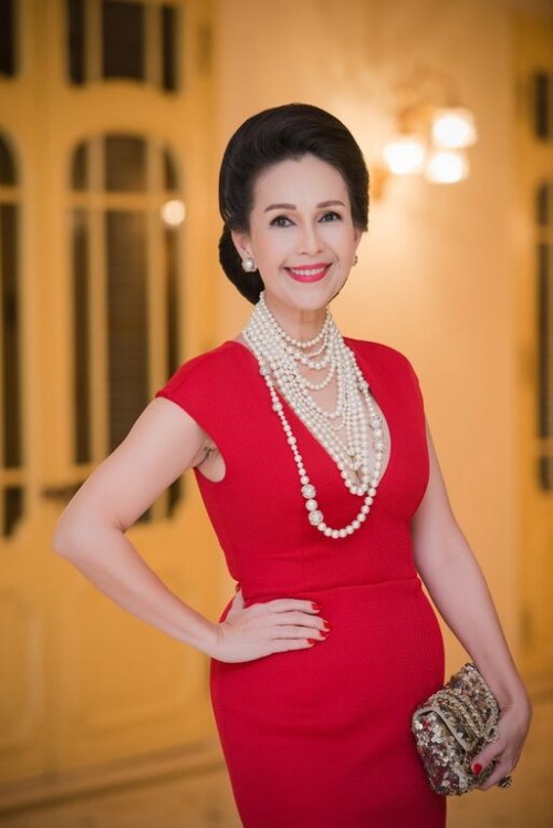 Lã Thanh Huyền bự phấn, Ái Phương mặt loang lổ - 17