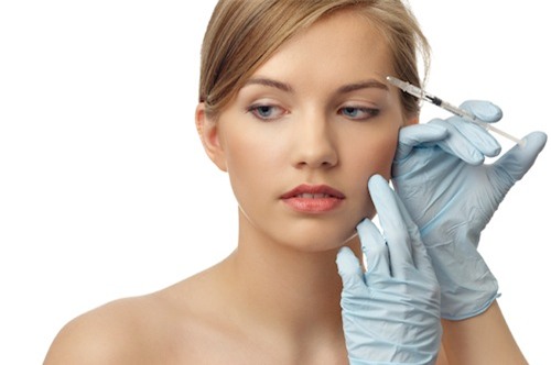 Làm mượt tóc bằng cách tiêm botox vào da đầu