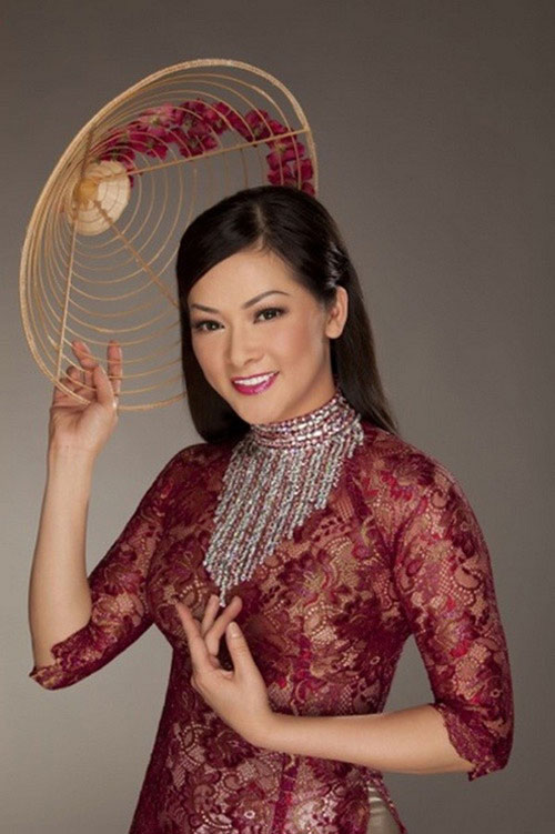 Nhan sắc "ngàn năm không đổi" của ca sĩ Như Quỳnh - 4