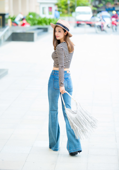 Jennifer Phạm mặc quần jeans khoe vòng 3 cong tròn - 2