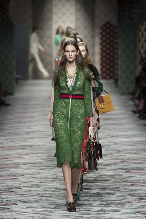 Vẻ đẹp Ý tái sinh qua chuyện kể của Gucci xuân/hè 2016 - 20