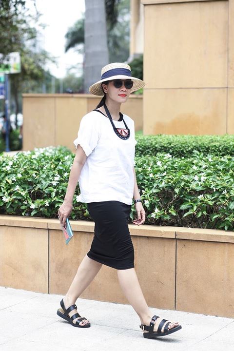 Phụ nữ Sài Gòn mặc gì để xinh đẹp trong ngày mưa - 9