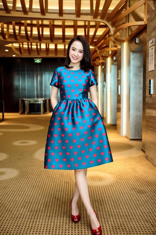 Angela Phương Trinh đốn tim fan với họa tiết trái tim - 4