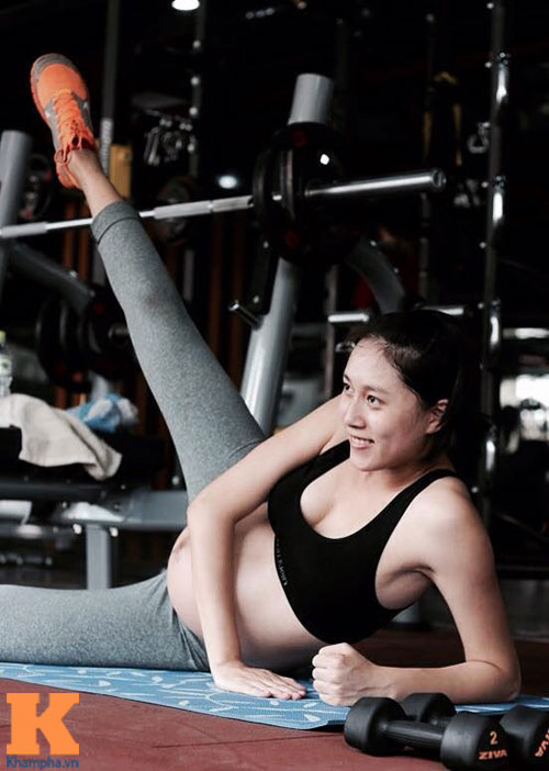 Bà bầu Hà Nội 39 tuần vẫn săn gọn và đẩy tạ phăm phăm - 8