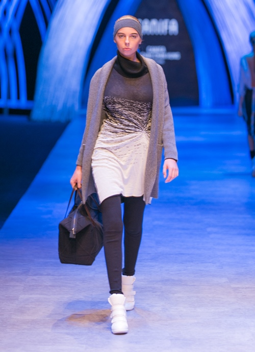 Hai NTK nam "khuấy đảo" sàn diễn ở đêm thứ 2 VIFW - 16