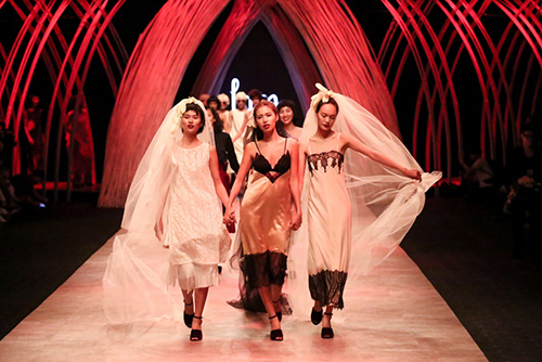 Li Lam đã bớt "khùng" để quay về Nguyên bản - 12